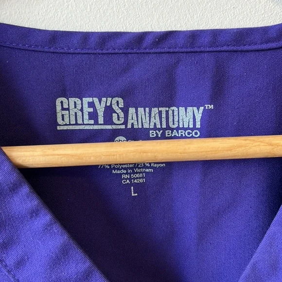 Scrub top - Picture 3 of 4